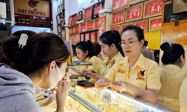 Đề xuất bán từ 1 lượng vàng trở lên mới phải nộp thuế 