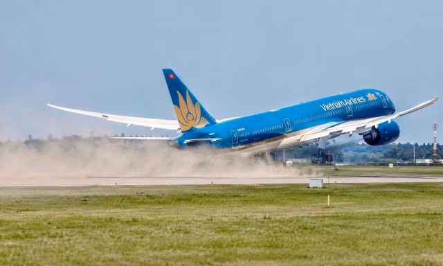 Máy bay Việt Nam gặp sự cố tại Đức: Phía sau câu lệnh 'Cúi xuống! Keep down!'