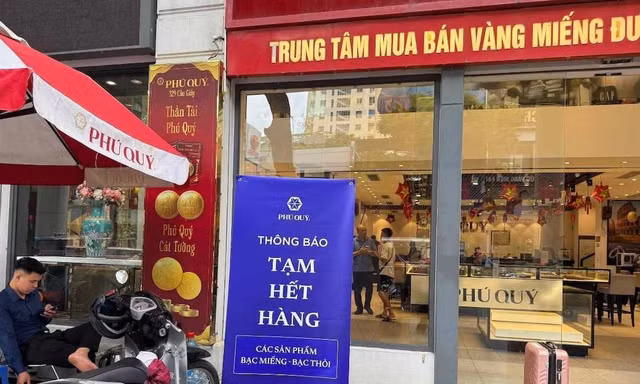 Giá bạc tăng tới 169%/năm, điều gì đang xảy ra? 