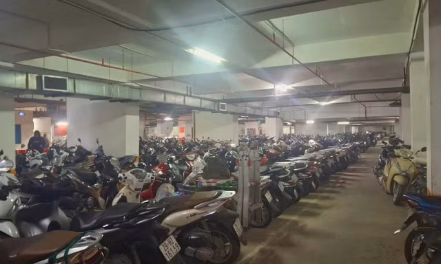 Chung cư từ chối xe điện: Bộ Xây dựng có động thái gì? 