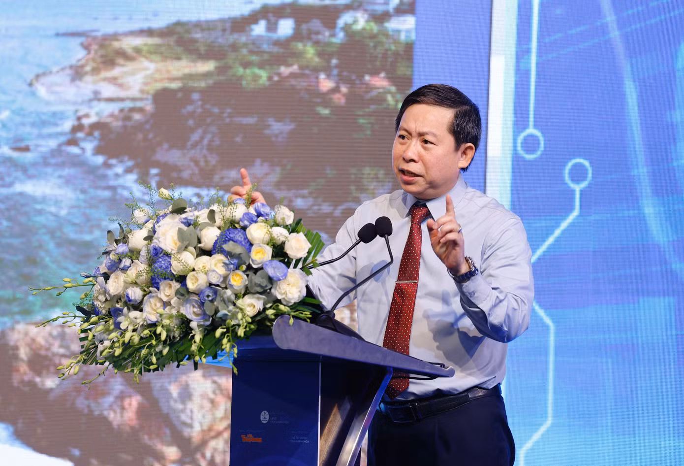 vinh.jpg