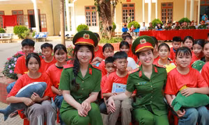 Tuổi trẻ Học viện Cảnh sát mang ‘phòng tin học’ lên vùng biên Sơn La