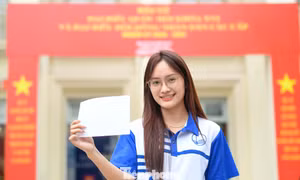 Nữ sinh viên lần đầu đi bầu cử đúng ngày sinh nhật