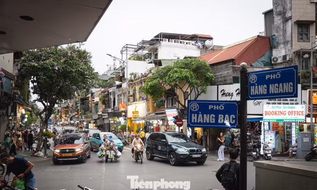 Phố lõi Hà Nội siết xe xăng: Người dân lo phương án thích ứng với lộ trình mới