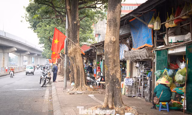 Phố Cầu Mới thông thoáng bất ngờ sau khi 'xóa sổ' chợ tự phát