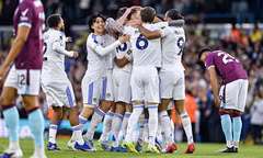 HIGHLIGHTS: Leeds đè bẹp Burnley, rộng cửa trụ hạng 