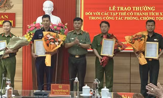 Khen thưởng các đơn vị tham gia phá án ma túy, giết người