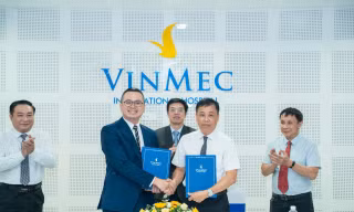 Bệnh viện Trung ương Huế chuyển giao kỹ thuật ghép thận cho Vinmec Nha Trang