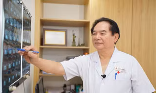 GS.TS.BS Hà Văn Quyết: Người nâng tầm tầm soát ung thư tiêu hóa tại Hưng Việt bằng 'mắt thần' nội soi