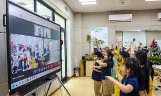 'Du học tại chỗ' qua mô hình lớp học xuyên biên giới 