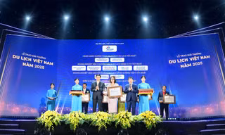Xanh SM là “Doanh nghiệp kinh doanh vận chuyển khách du lịch bằng ô tô tốt nhất”