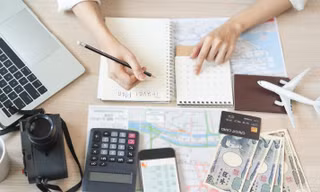 Cao điểm du lịch hè, mua ngoại tệ online thành xu hướng của dân du lịch