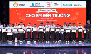 Ajinomoto Việt Nam và hơn 2 thập kỉ tiếp sức học sinh khó khăn đến trường