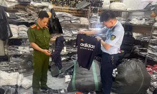 Quản lý thị trường Hà Nội: Tăng cường kiểm tra vi phạm hàng giả, hàng nhái tại chợ Ninh Hiệp