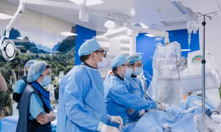 Cập nhật tiến bộ quốc tế, BVĐK Hồng Ngọc xử lý nhiều ca tim mạch phức tạp