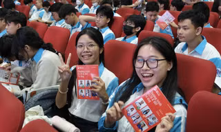 ‘Tân binh’ Năng khiếu, Minh Khai… háo hức tìm hiểu Linearthinking đầu năm học mới