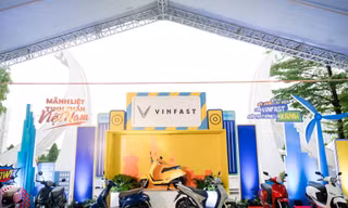 Vinfast đạt doanh số kỷ lục 406.453 xe, dẫn đầu thị trường xe máy điện Việt Nam năm 2025