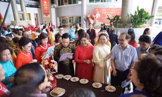 Hội thi gói, nấu bánh chưng lần đầu tiên tại Udon Thani, Thái Lan