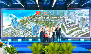 Vietcombank và UBND TP Đà Nẵng hợp tác phát triển dịch vụ tại Trung tâm Tài chính Quốc tế Việt Nam