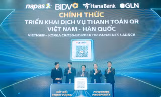 Từ hôm nay, du khách Hàn Quốc tới Việt Nam không cần đổi tiền mặt 