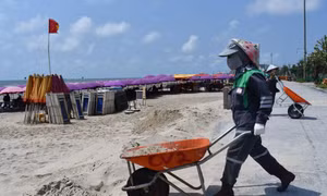 Cát bay phủ kín công viên mới đầu tư nghìn tỷ bên bờ biển ở TPHCM 