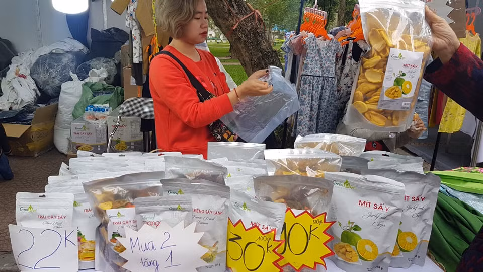 Đặc sản vùng miền 'đổ bộ' chợ Tết Thủ đô ảnh 4