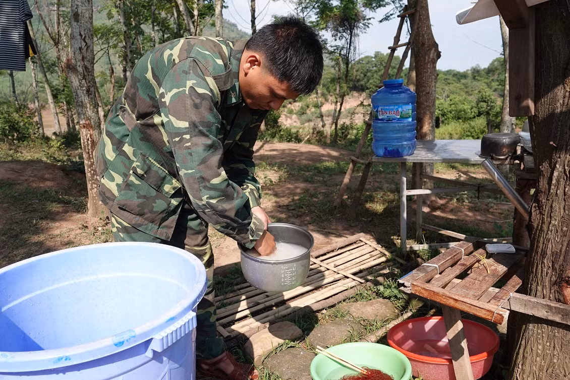  Biên phòng Quảng Trị dãi nắng dầm mưa chặn đại dịch ảnh 4