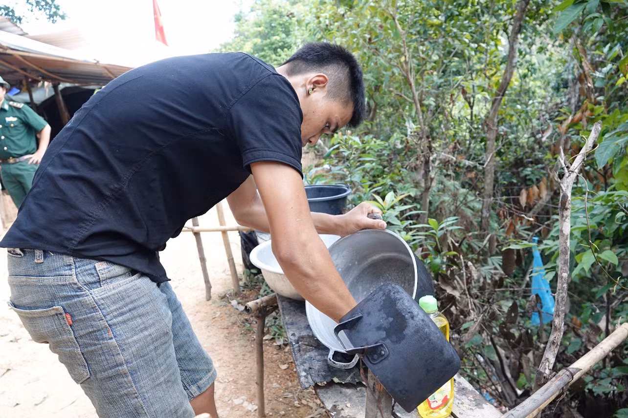  Biên phòng Quảng Trị dãi nắng dầm mưa chặn đại dịch ảnh 13