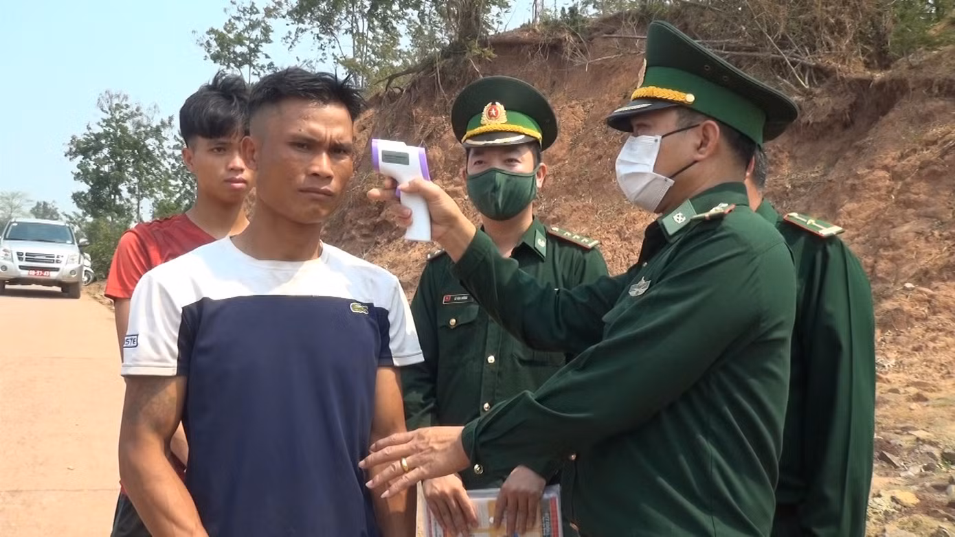  Biên phòng Quảng Trị dãi nắng dầm mưa chặn đại dịch ảnh 16
