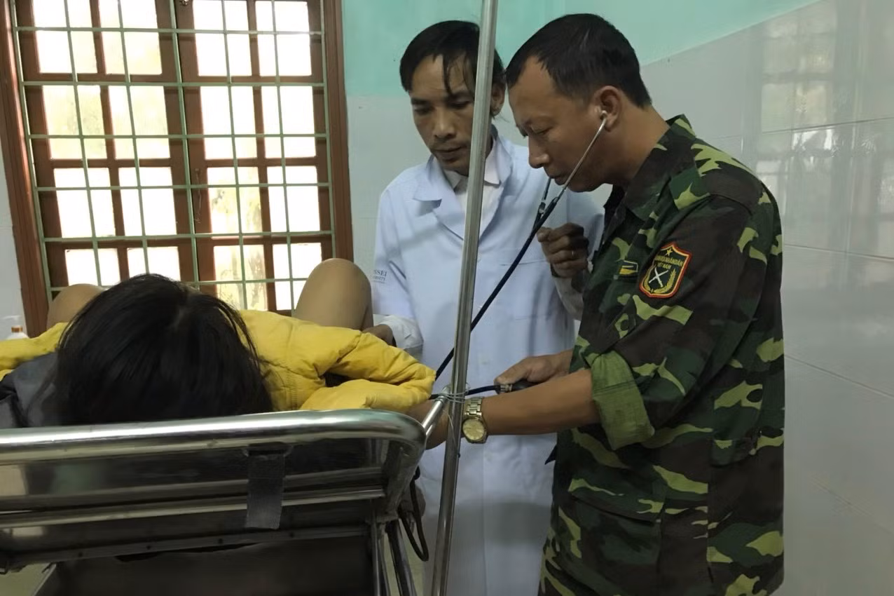 Biên phòng Quảng Trị vượt lũ cứu dân và đỡ đẻ sản phụ ảnh 2
