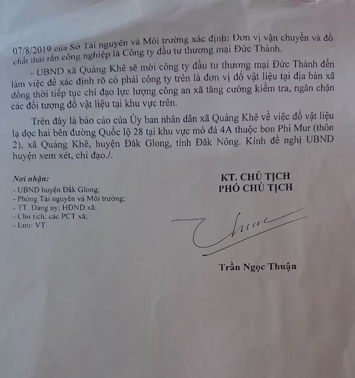 Chất thải nhà máy Alumin Nhân Cơ đổ trái phép gần nhà dân ảnh 8