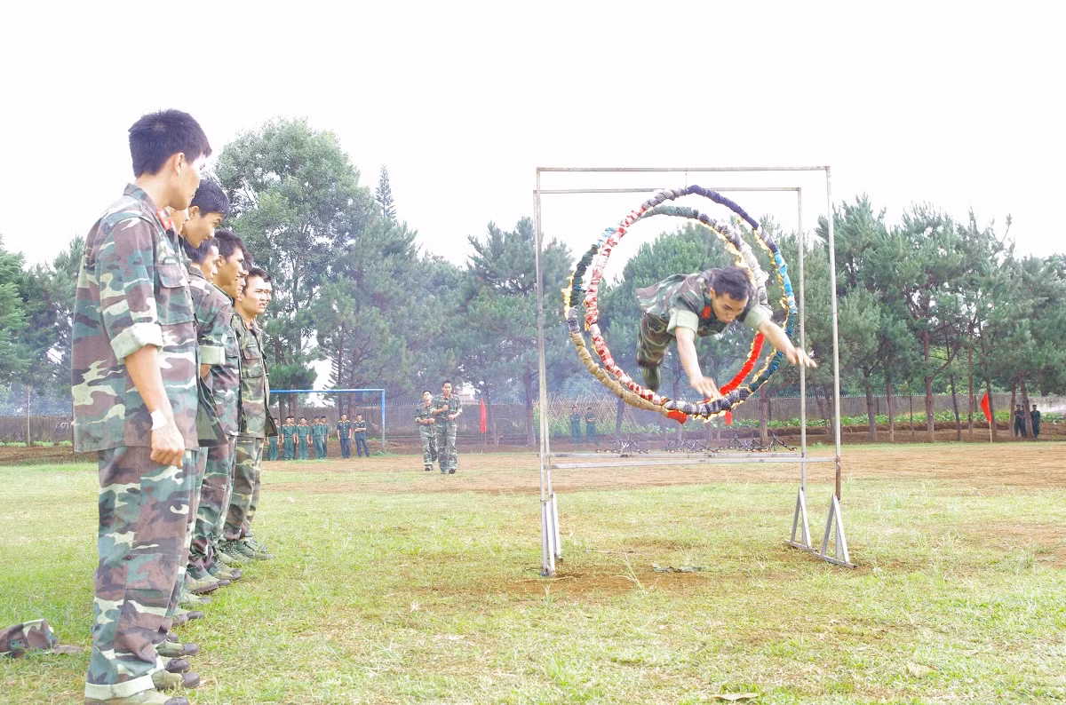 Đại đội trinh sát 'mình đồng da sắt' trên thao trường ảnh 6