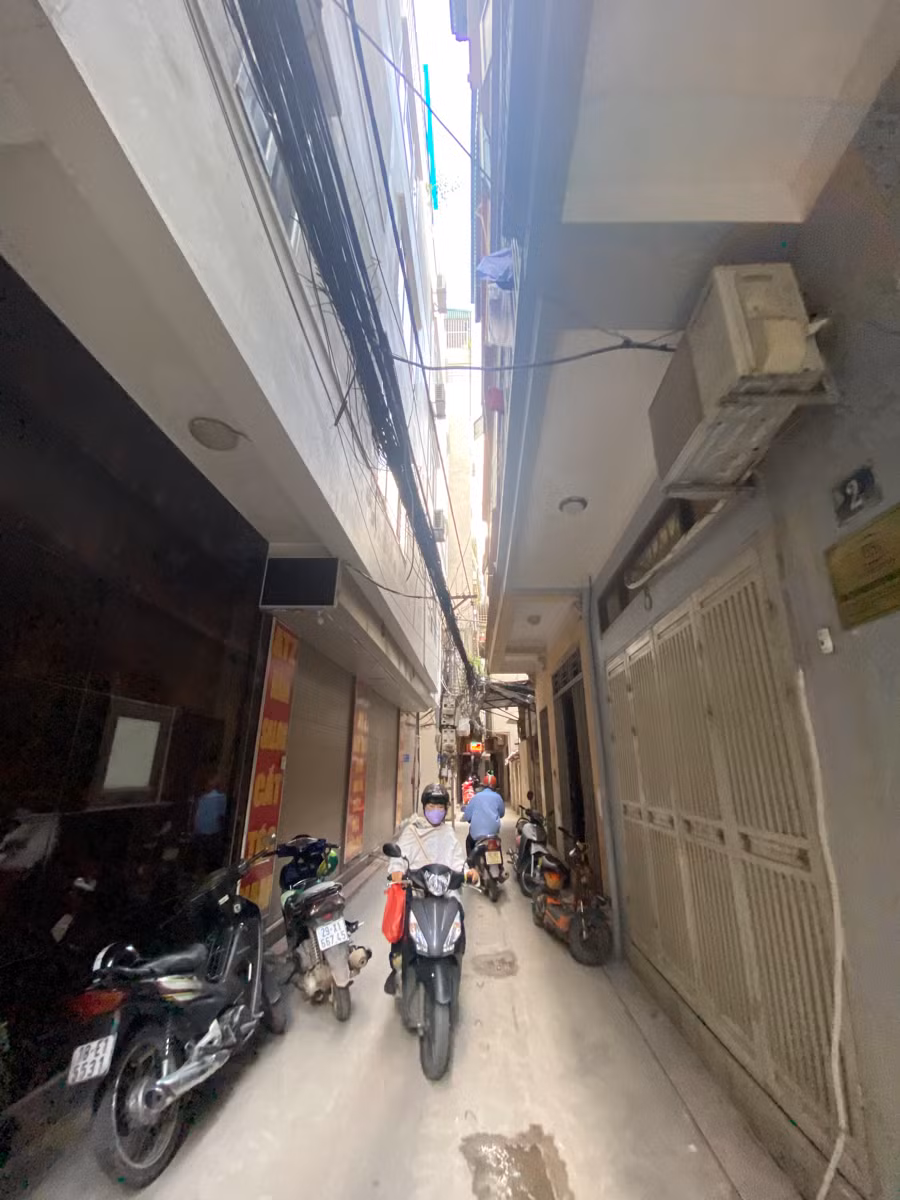 Ngột ngạt các khu chung cư mini ở ngõ nhỏ Hà Nội giữa cái nắng 'đổ lửa' ảnh 6