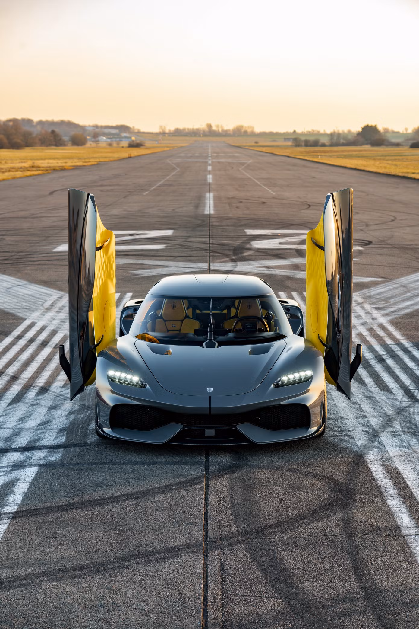 Siêu xe 'gia đình' Koenigsegg Gemera chốt thời gian ra mắt ảnh 1