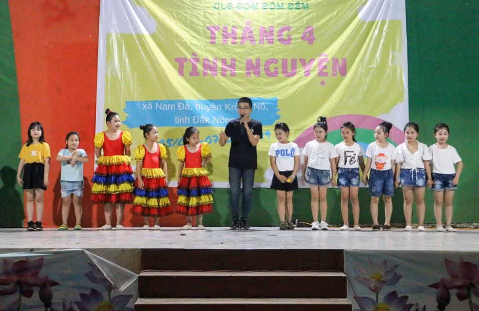 Rộn ràng “Tháng Tư tình nguyện” ảnh 1