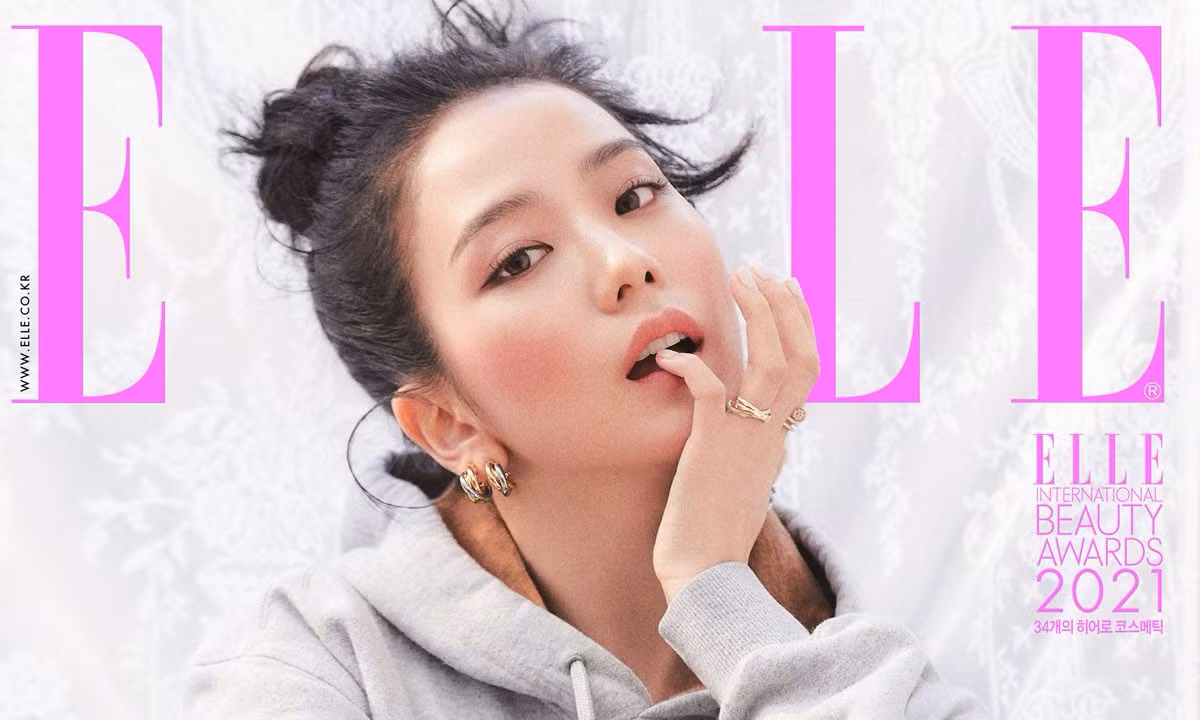 Mặc chiếc váy da bóng khó nhằn, Jisoo (BLACKPINK) “chặt đẹp” mẫu xịn của hãng ảnh 11