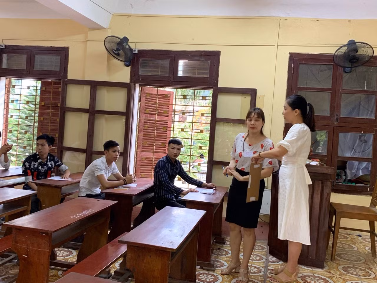 Thi tốt nghiệp THPT 2020: Tiếng vọng từ những phiên tòa ảnh 1 Thi tốt nghiệp THPT 2020: Tiếng vọng từ những phiên tòa ảnh 1