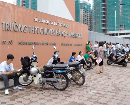 Trường THPT Chuyên Hà Nội Amsterdam chưa từng loại học sinh ảnh 7