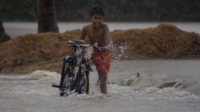 Bão lớn càn quét Philipines đúng Giáng sinh, giết chết 16 người ảnh 2