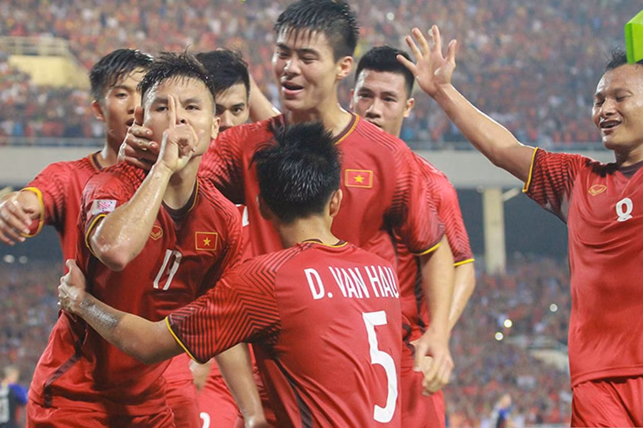 Hạ gọn Singapore, U22 Indonesia bám sát Việt Nam ảnh 3