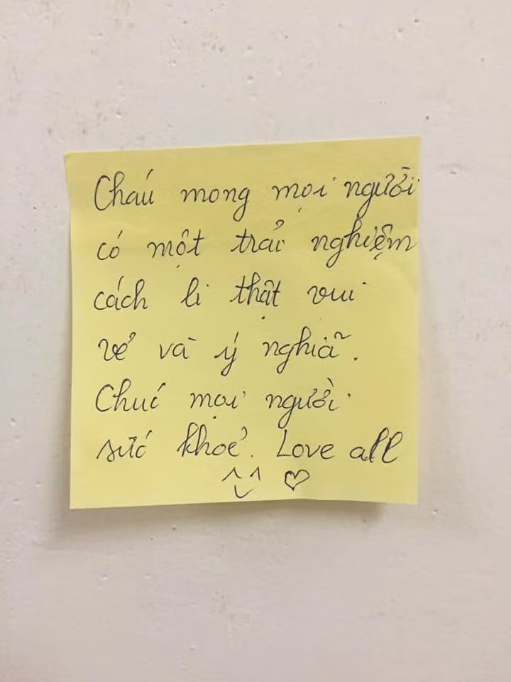 Lời nhắn của nữ sinh thức đến 2h giờ sáng dọn phòng cho người cách ly ảnh 6