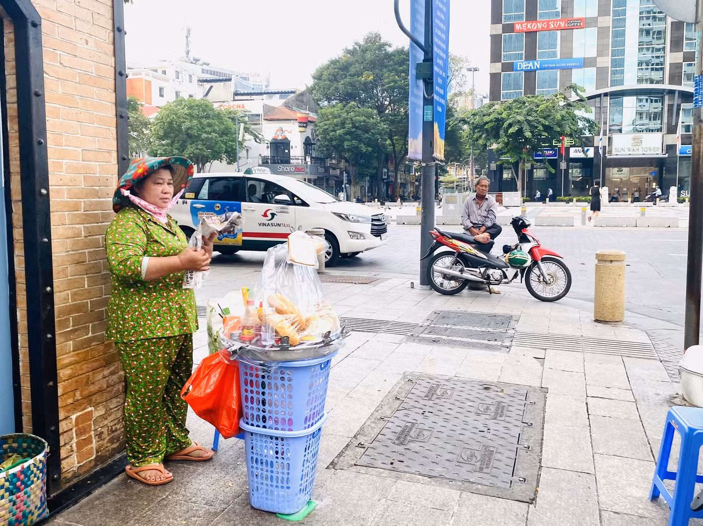 Cận cảnh những con đường được đề xuất làm phố đi bộ ở TPHCM ảnh 17