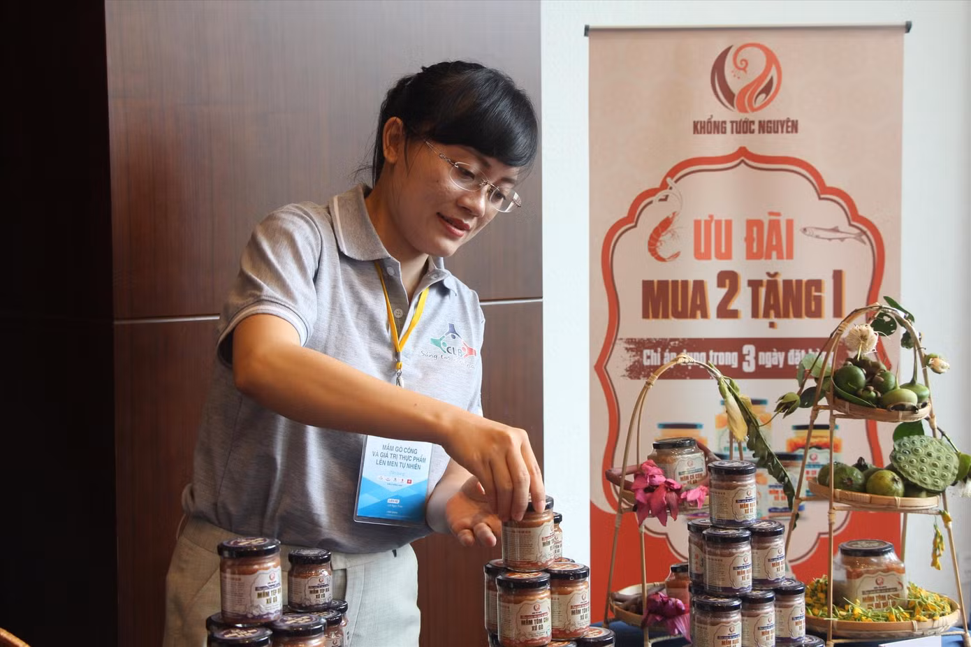 Nhan sắc thiếu nữ trong trẻo dưới nắng vàng mùa thu Hà Nội ảnh 16