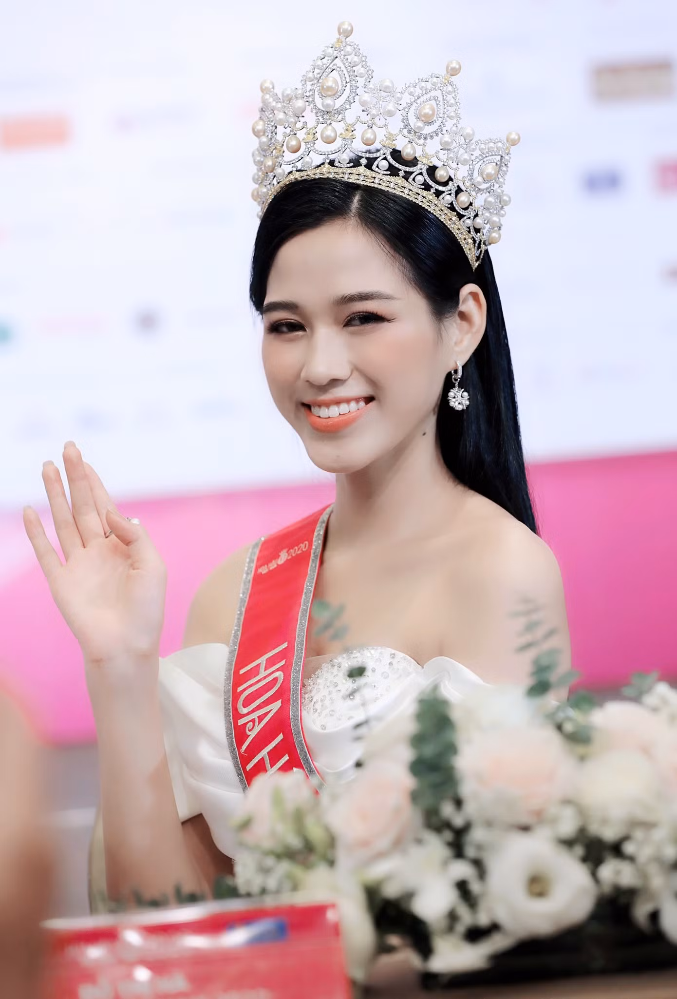 Hoa hậu Đỗ Thị Hà - tự tin và bản lĩnh ảnh 1