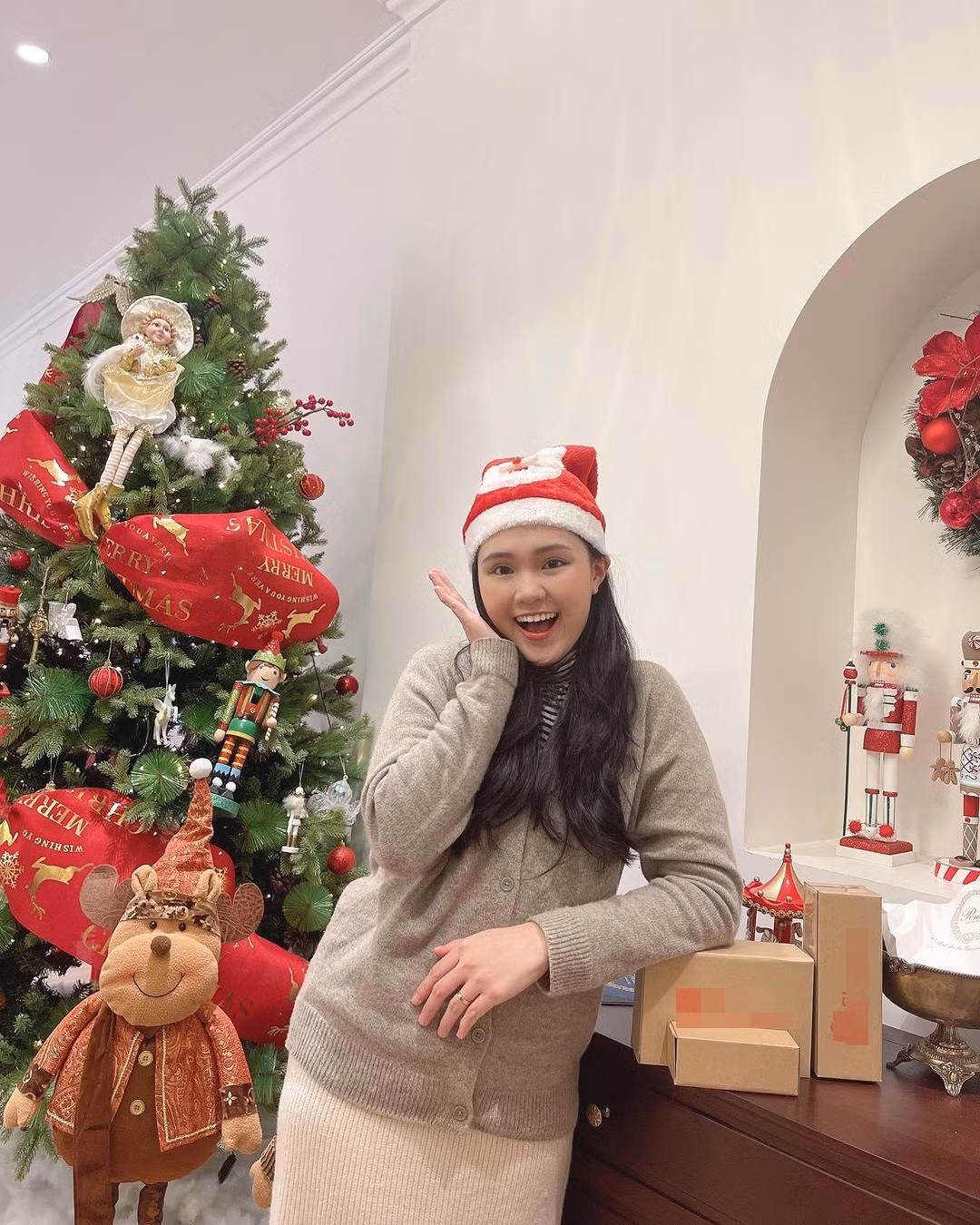 Dàn 'hot girl' Việt xinh tươi rạng ngời đón Giáng sinh ảnh 9