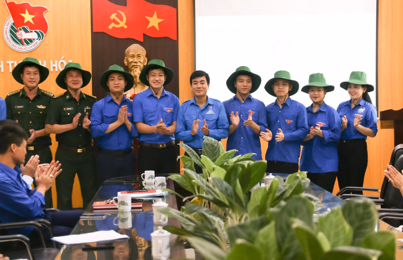 Khởi động chiến dịch tình nguyện Mùa hè xanh ảnh 1