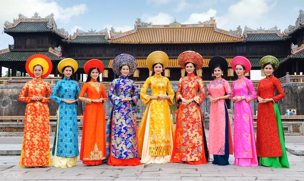 'Uống đi cho khỏe': Gợi cảnh phòng the, coi thường người dân tộc thiểu số? ảnh 3
