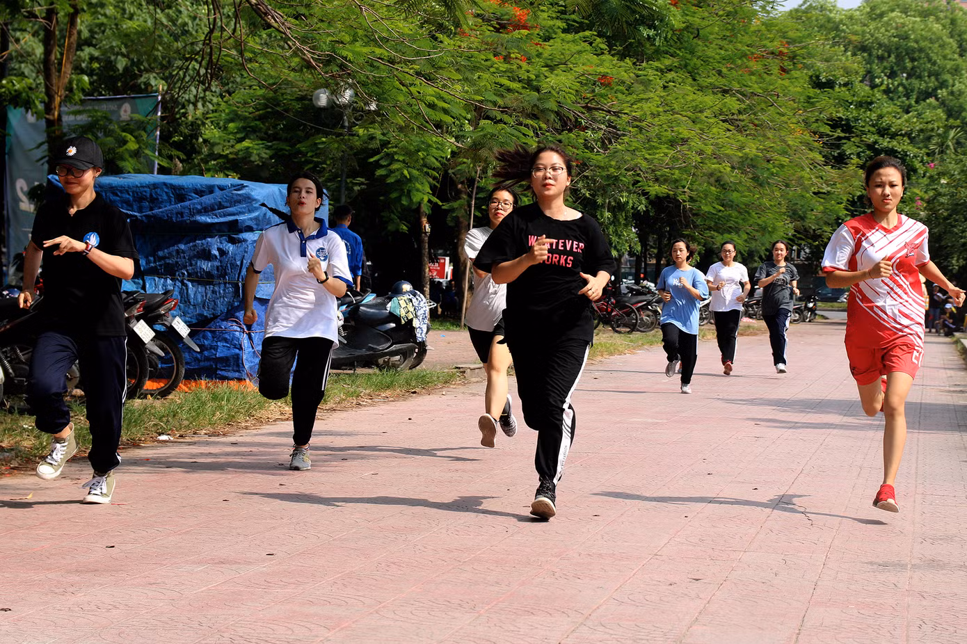 Nữ sinh viên Kiến trúc tranh tài thể thao ảnh 4