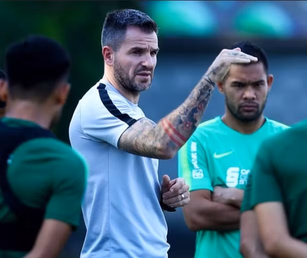 HLV Emery mạnh miệng chê bai Arsenal thời Wenger ảnh 1