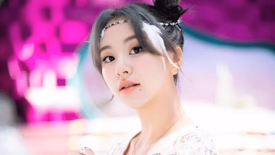 Bạn đã nhuộm tóc đón Hè chưa? Cập nhật “trend” mới nhất từ các idol K-Pop nhé! ảnh 1